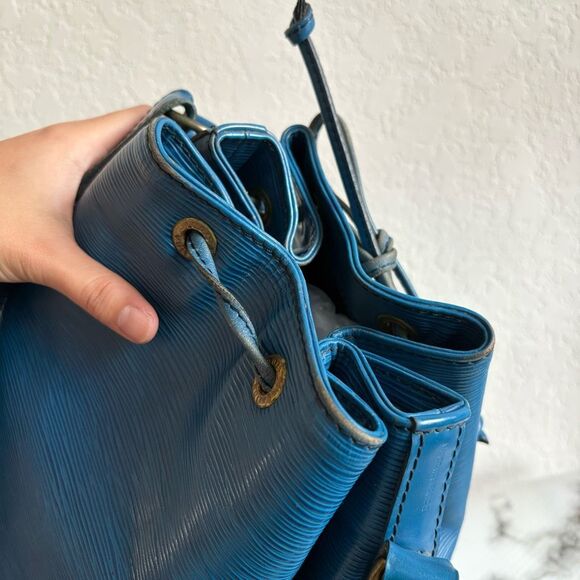 Louis Vuitton Epi Leather Bucket Blue - Picture 5 of 15